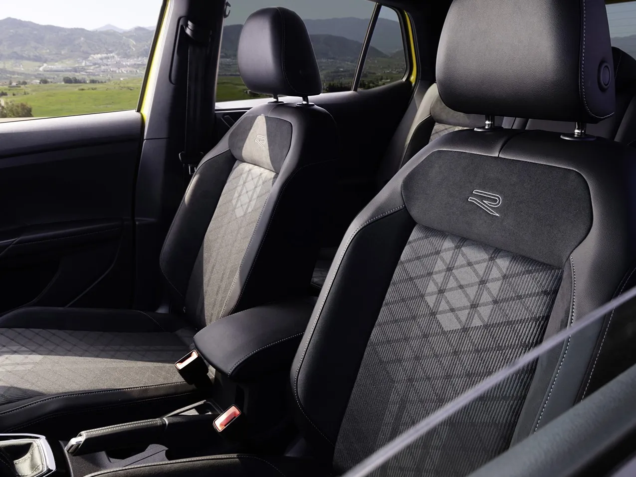 De voorstoelen van de Volkswagen T-Cross